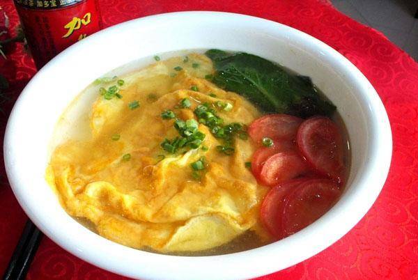 西红柿鸡蛋汤怎么做才好吃?两种不同番茄鸡蛋汤做法都