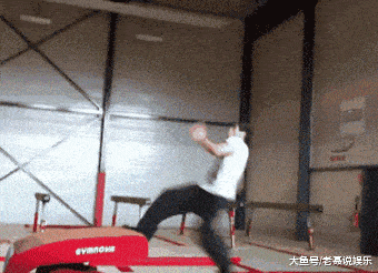 聪明的我,立马领悟了顾客的意思,于是我给他下载了喜羊羊全集