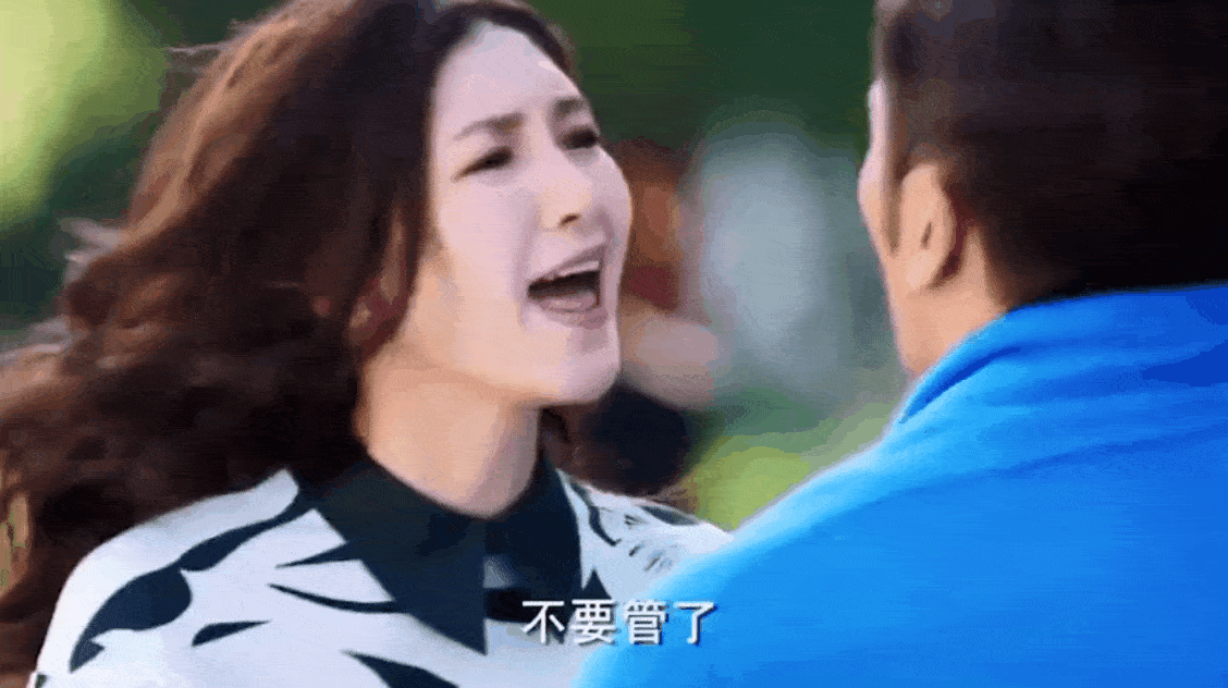 原创明星公主抱太搞笑,看李兰迪是怎么被抱笑到哭,而她被直接扔水里