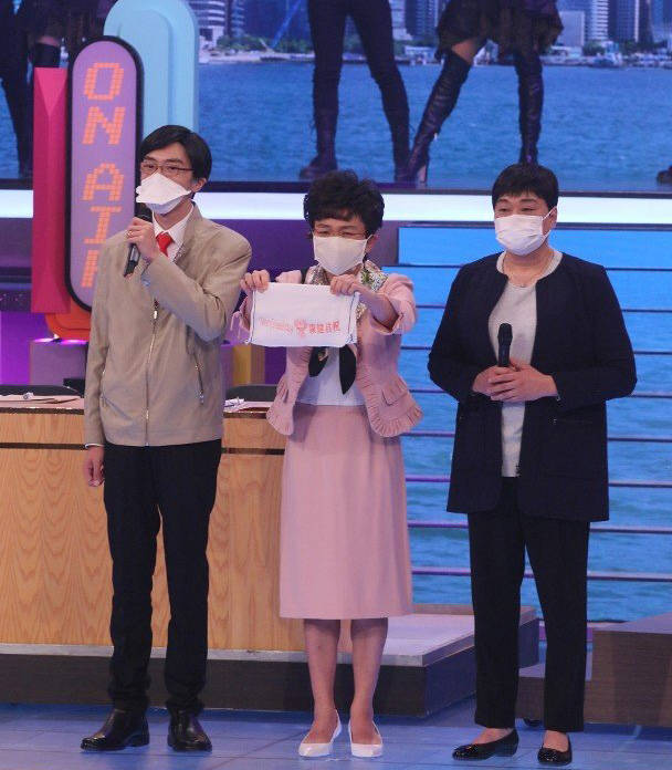 《开心大综艺》首播收视喜人,曾志伟功劳显著,黄金档颓势毕现