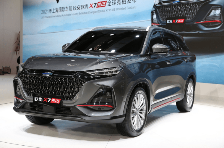 长安欧尚新品首发,x7 plus搭载蓝鲸新一代ne1.5t高压直喷发动机亮相