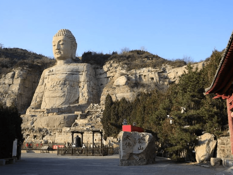 蒙山大佛中国现存最早的大型摩崖石刻塑像