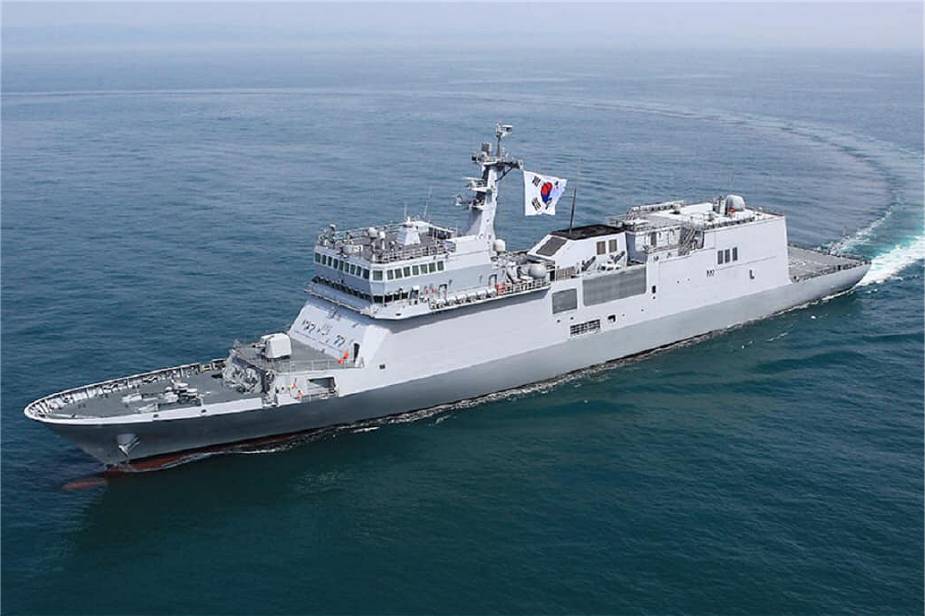 原创韩国海军首艘专用训练舰服役,舷号和郑和舰一样,还可客串医院船