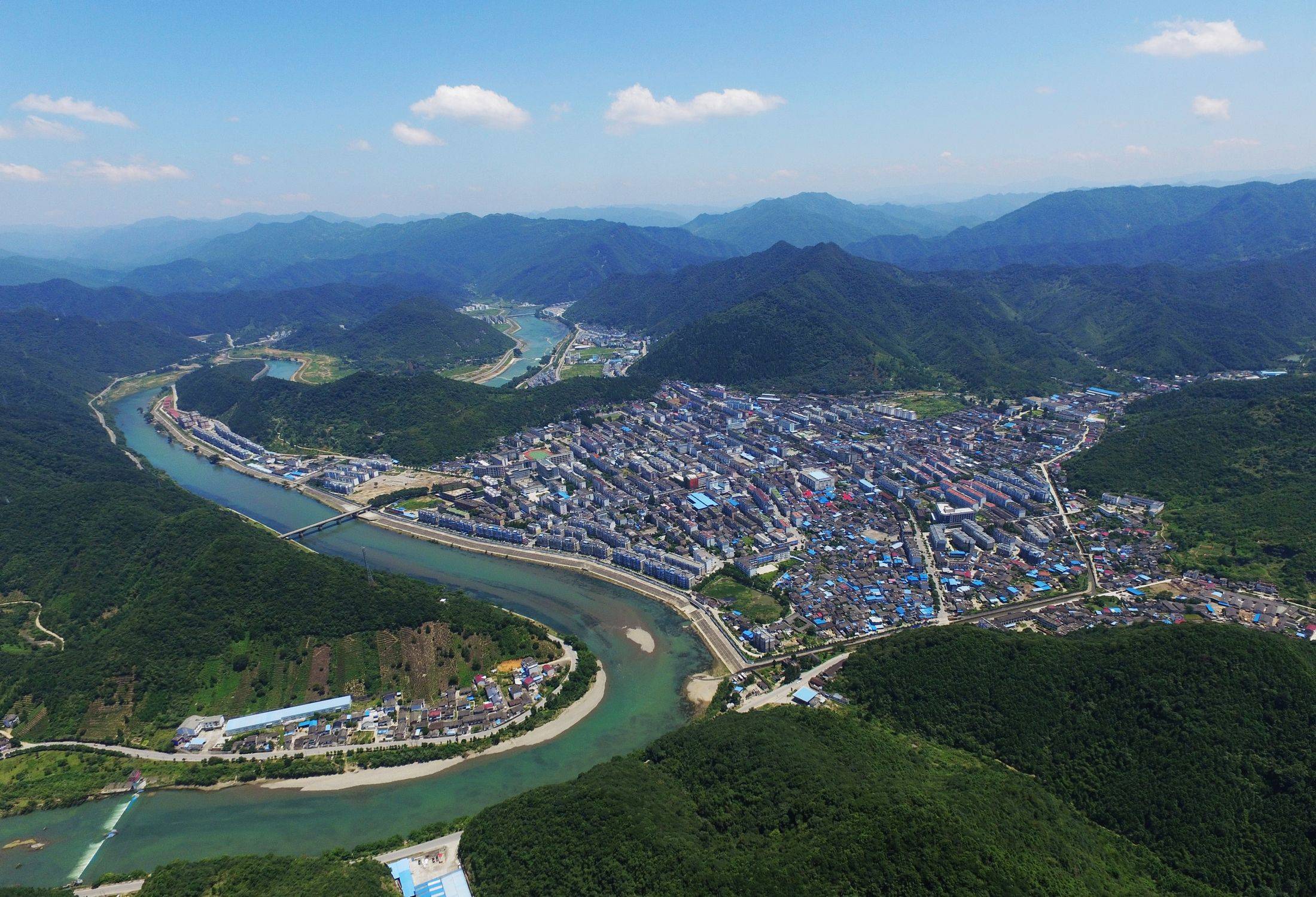 聚石化学拟在安徽池州建设新材料生产基地啦_东至县