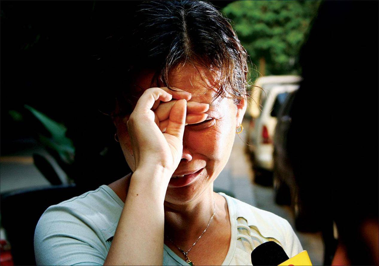 腹胀1年,25岁姑娘查出胃癌,妈妈绝望大哭:让你检查你不去