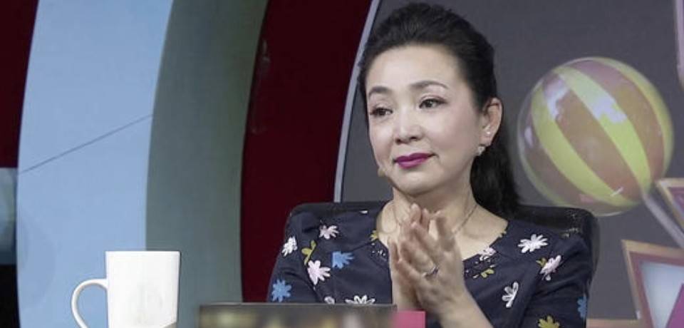 59岁"皇后专业户"戴春荣,她的老公,居然是我们熟悉的他