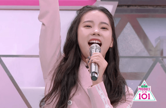 原创火箭少女不唱歌张紫宁首部桃花妖杀青一张杀青动图引争议
