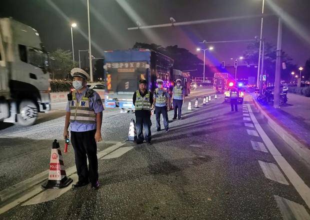 摩托车电动车请注意中国广东东莞这个地方开展交通整治行动