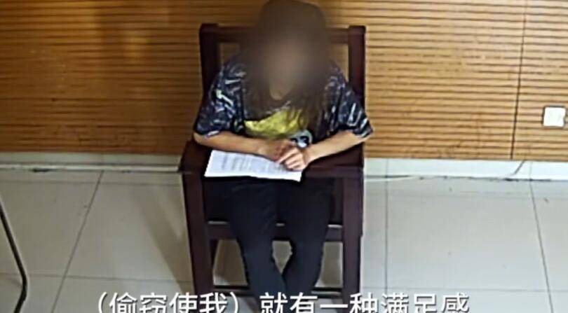 原创女富婆家里有3套房却在商场内偷衣偷鞋不穿不卖另有所图