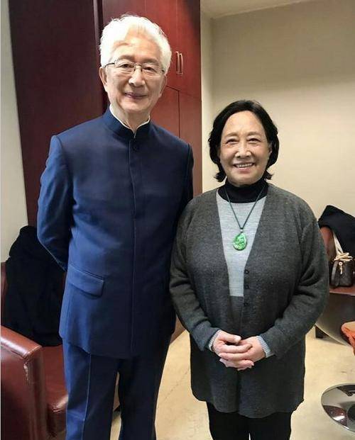家有儿女的孙桂田逛商场79岁的素颜有黄斑这才是真实老人样