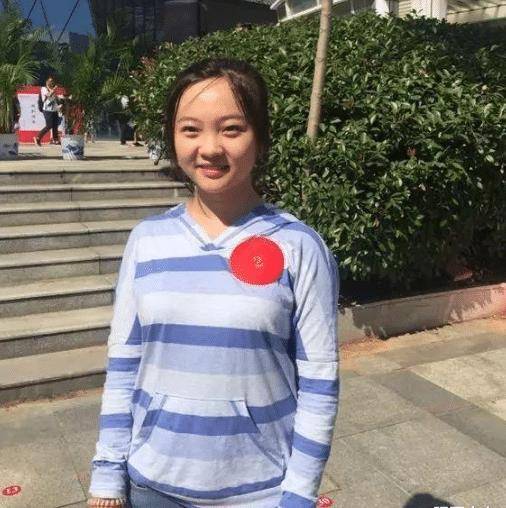 童星林妙可胖到认不出面部发福显油腻21岁被吐槽像中年妇女