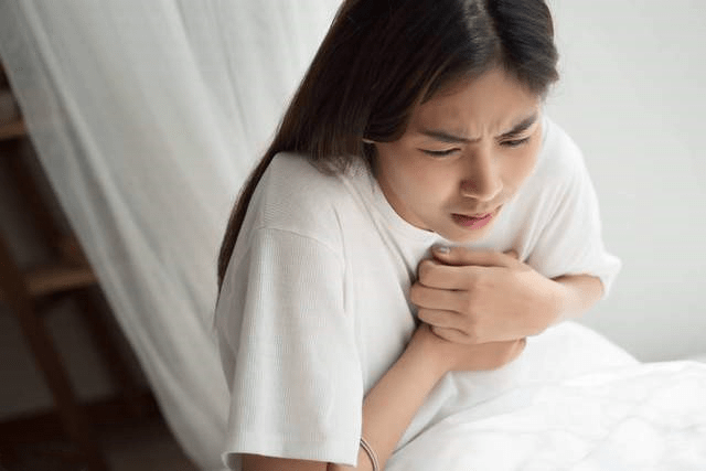 原创五一凌晨2点,34岁女士突发胸痛!主动脉夹层为何是九死一生?
