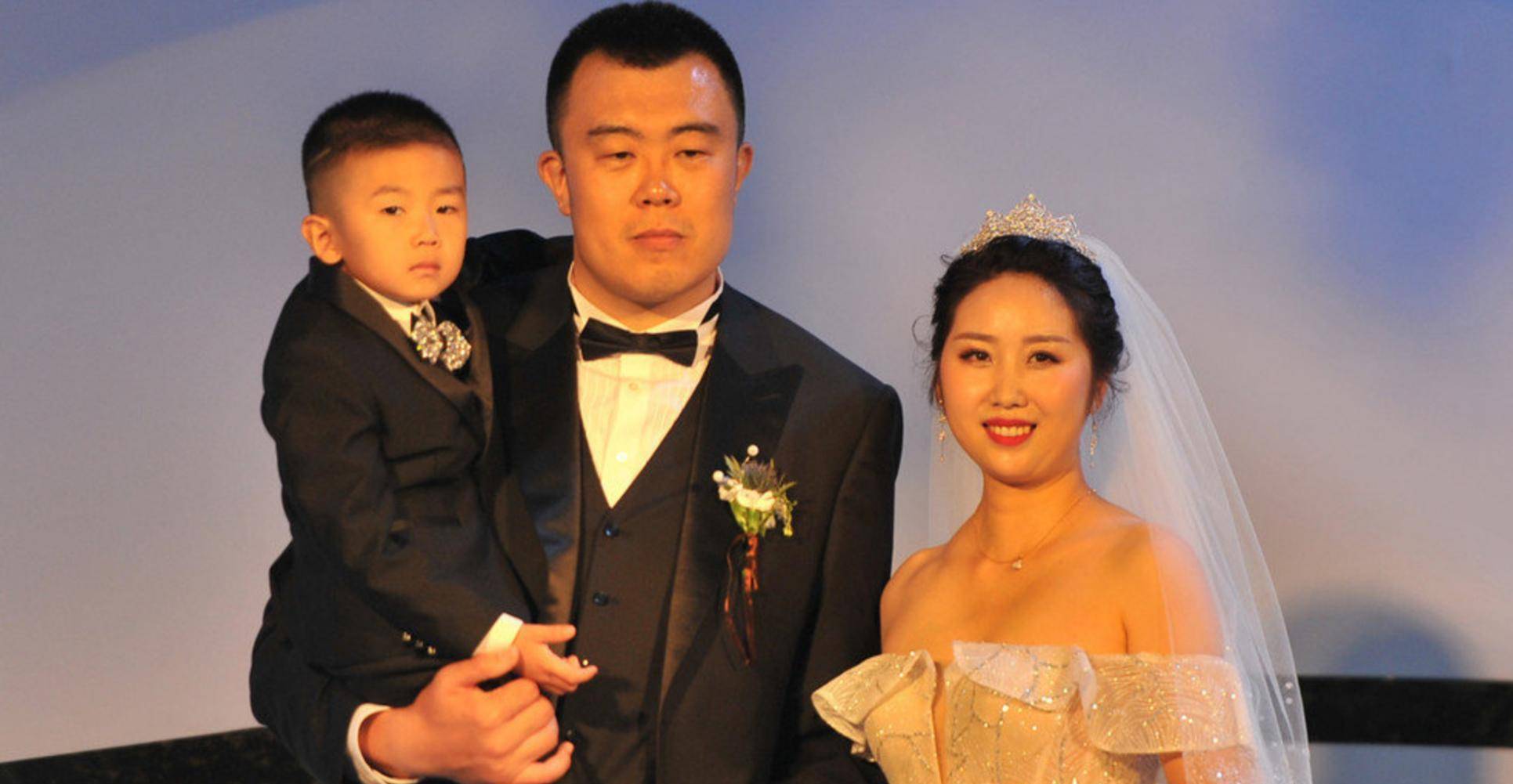妻子发文力挺韩德君,极端球迷要不得,打不动曾繁日,杨鸣理解他