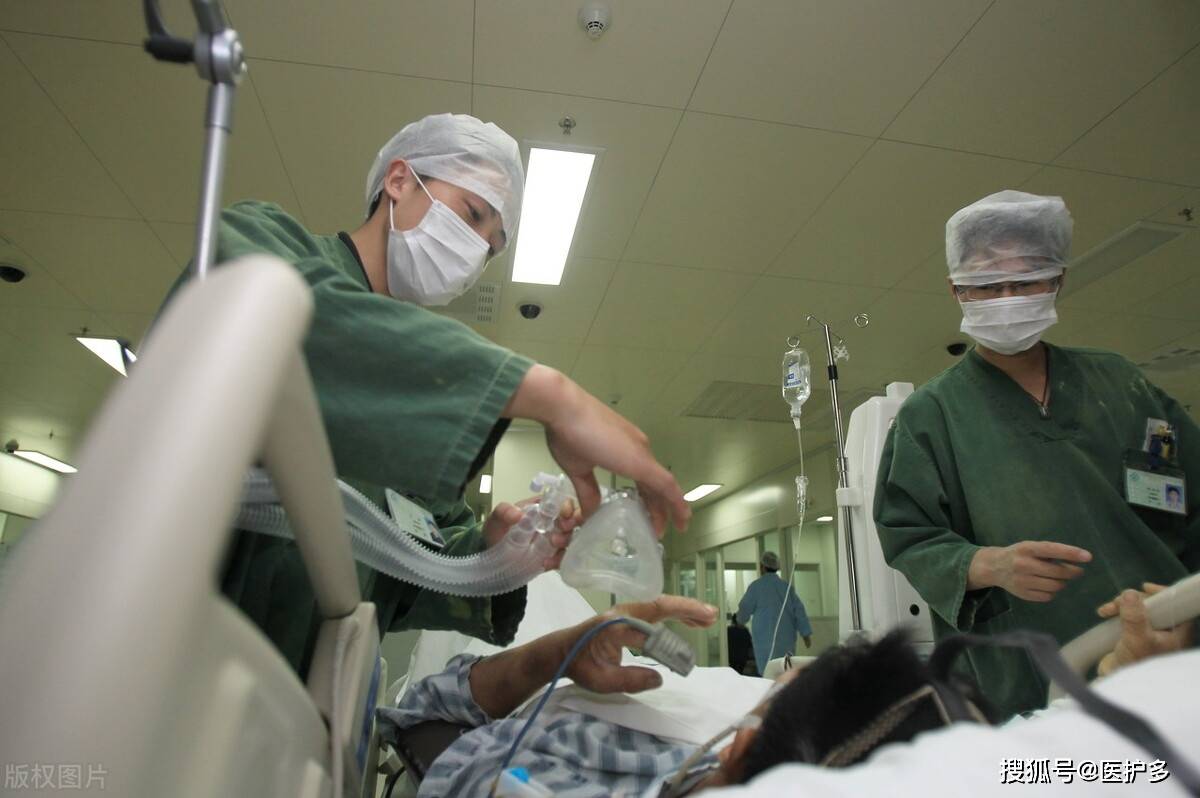医生抢救病人突来"大姨妈",裤子渗透也不敢停!