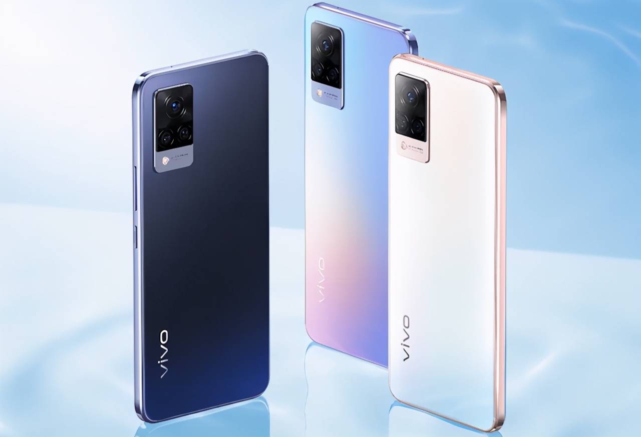 原创vivov215g,起步价2500元,是否值得购买?