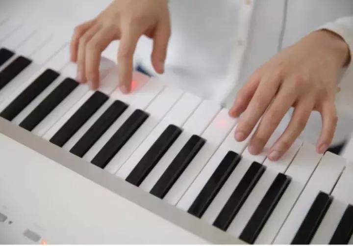 钢琴演奏的6种基本指法,优美的手上动作会加分哦!
