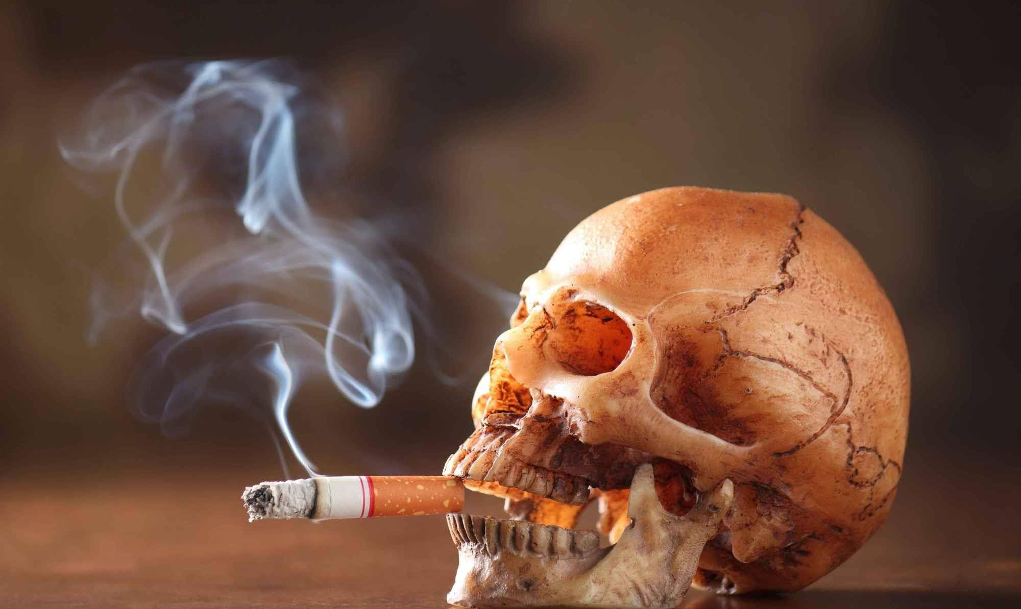 原创爱抽烟的老烟民,4种症状最好别出现!若都出现,最好做下肺部ct