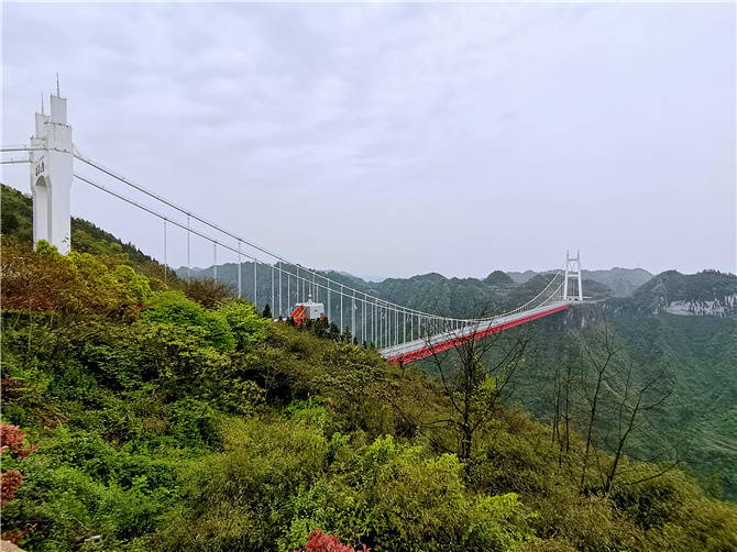 "十大非去不可的世界新地标"矮寨大桥. 让湘西走向世界的新名片