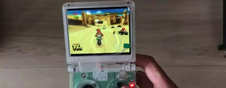 外国神人diy 改造任天堂wii,变成一台game boy advance sp