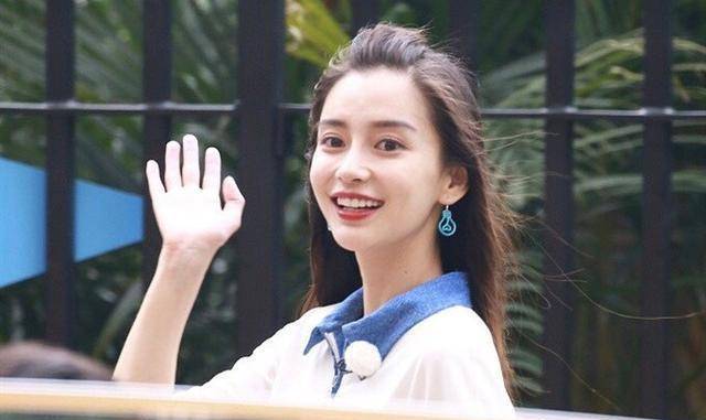 原创打破代孕传闻!杨颖孕期挺着大肚子工作照片曝光,动作小心谨慎