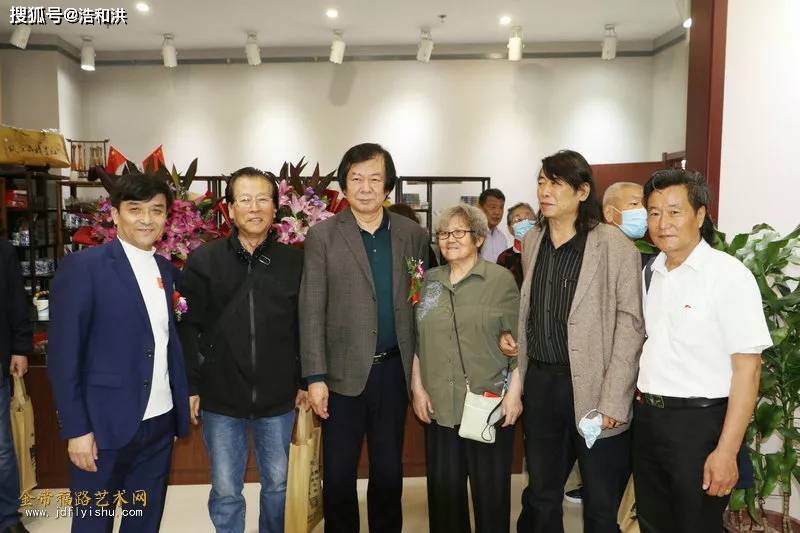意象情怀—王群英中国画作品展在天津图书大厦开幕