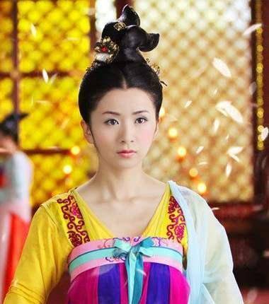 还记得《古剑奇谭》里的女娲娘娘吗?刘庭羽饰演的古装