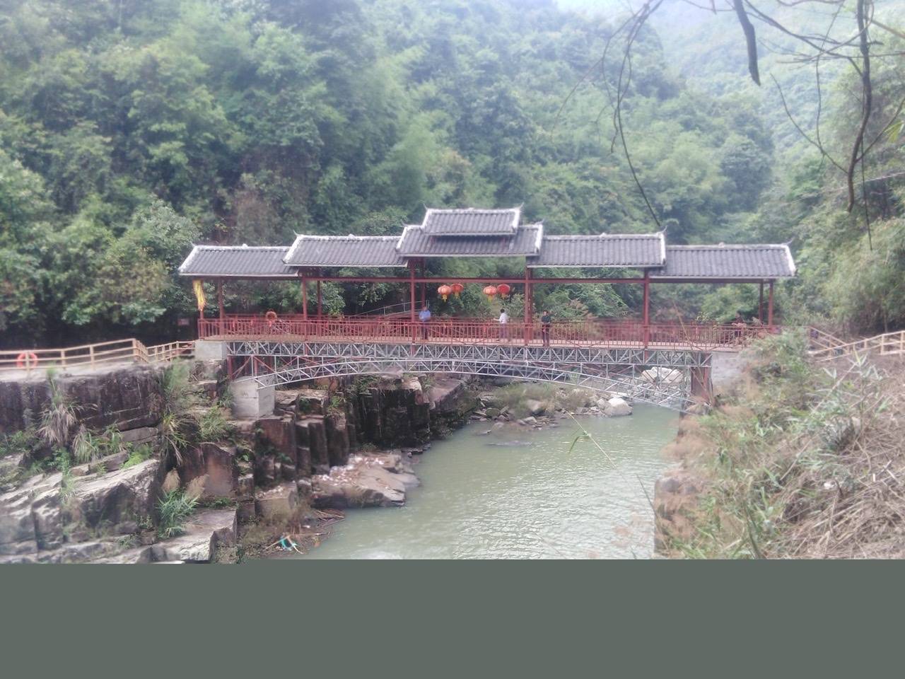 旅游胜地,是"怀集之魂"——红霞湾之旅的龙头景区,被誉为下帅乡上的