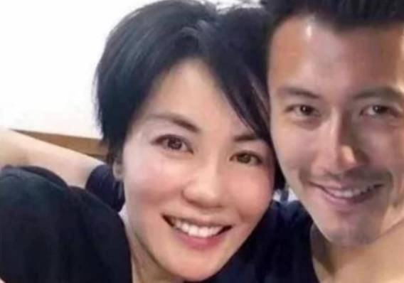与三个老公的合照,你能看出王菲更爱谁?