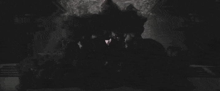 前者是现代电影技术的淋漓应用,大量cg技术的应用和戏剧形式结合,4k