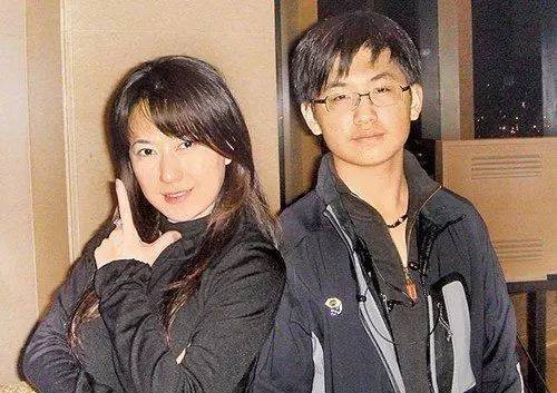 原创戈伟如与金城武恋爱,连嫁2富商,怒怼小s,离婚后活出精彩人生