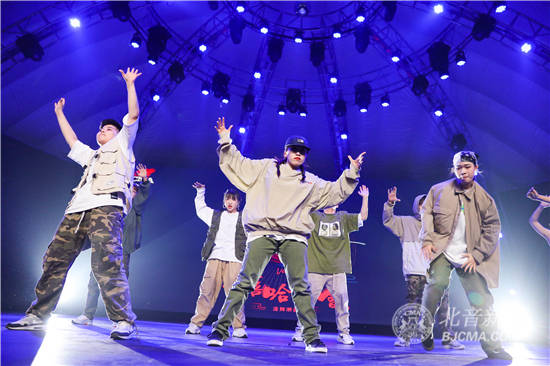 这场包含了hiphop,popping,jazz,breaking,choreography(原urban)