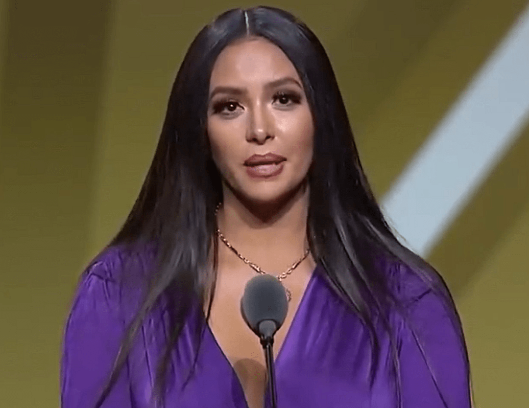 科比正式入选名人堂,妻子瓦妮莎表白科比:我为你感到无比骄傲!