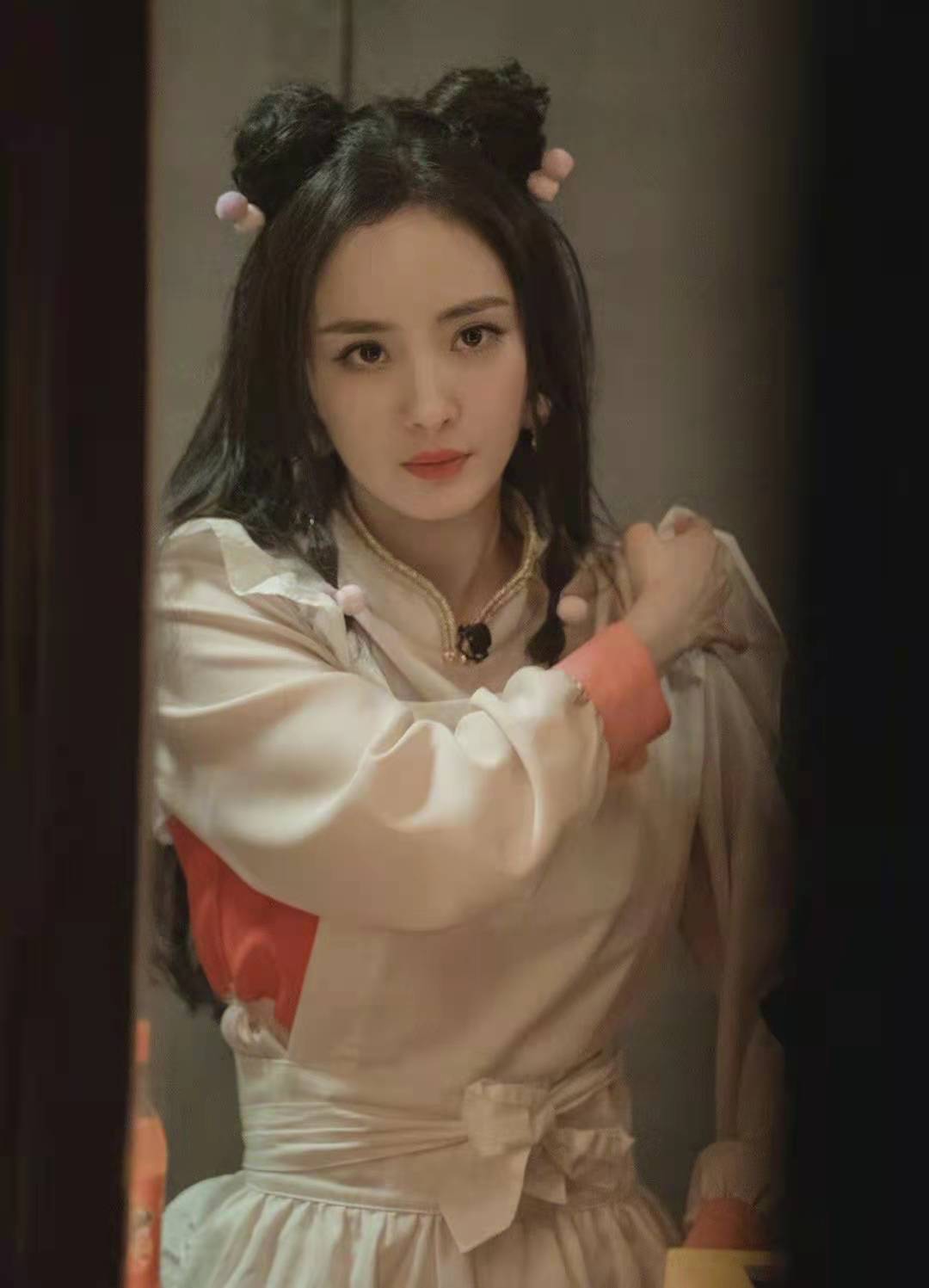 盘点杨幂近期时尚穿搭,百变女王不止一种美,赶紧学起来