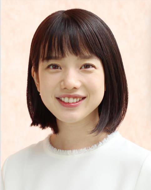 她之所如此受欢迎,完全是因为她"甜度超标"而另一位弘中绫香小姐姐,我