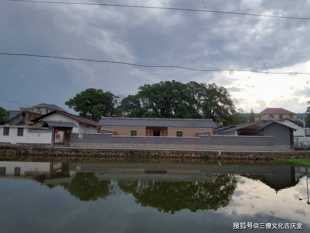 弟子一起去考察了 开国将军邱会作中将,邱先通少将和邱会魁少将的祖祠