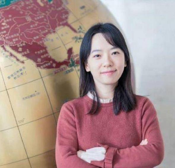 原创"北斗女神"徐颖,获人民日报点名表扬,网友:实力与颜值并存