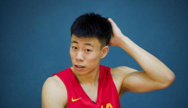 张本天杰在次发声,口出狂言要赢下中国男篮20分,张镇麟霸气回应