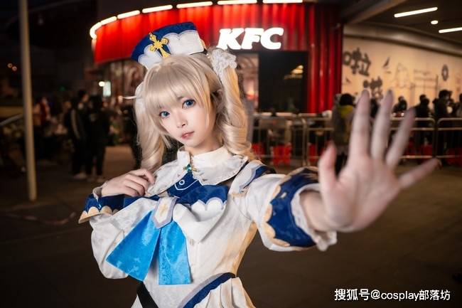 cos:原神芭芭拉cos正片@啊酱