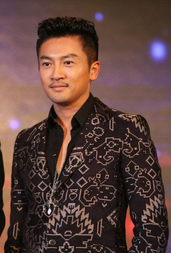 原创苏有朋被曝已结婚10年,女方颜值堪比明星,工作室果断辟谣