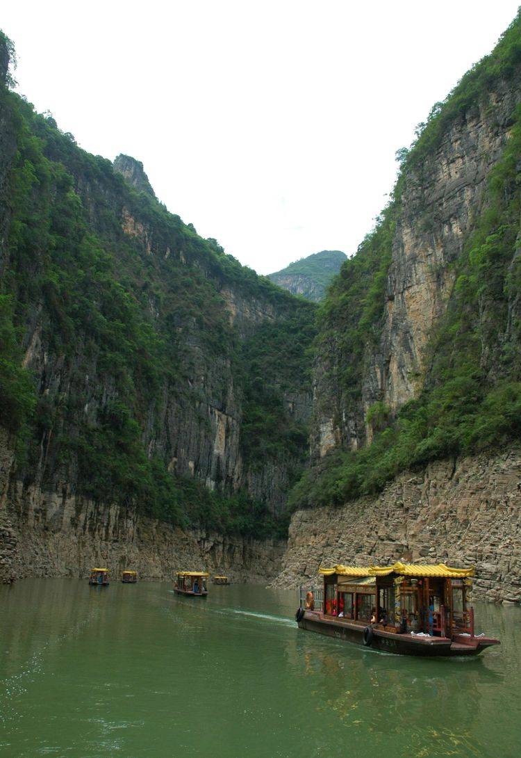 两岸猿声啼不住轻舟已过万重山长江三峡漂流记