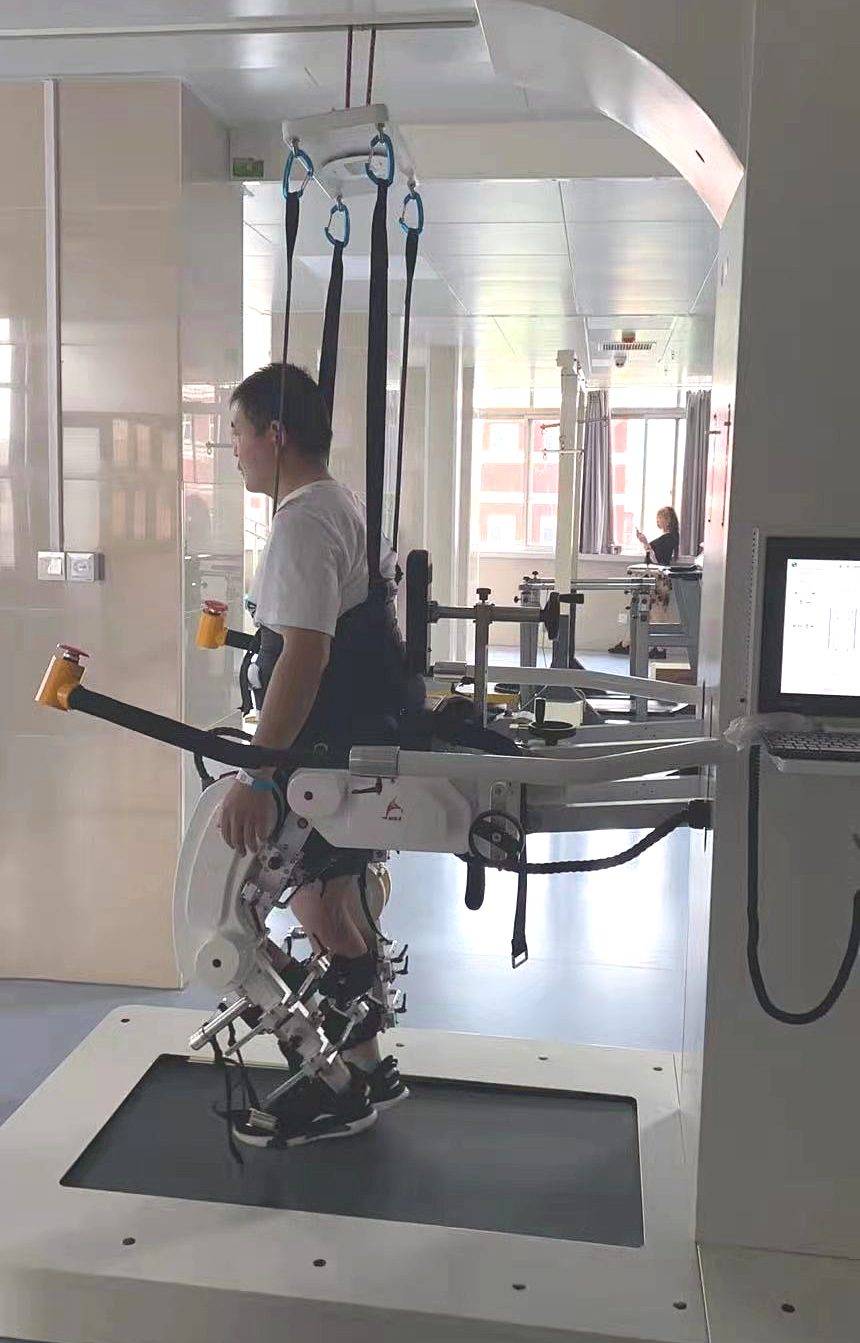 康复医疗领域的智能新星漫步者下肢智能康复机器人