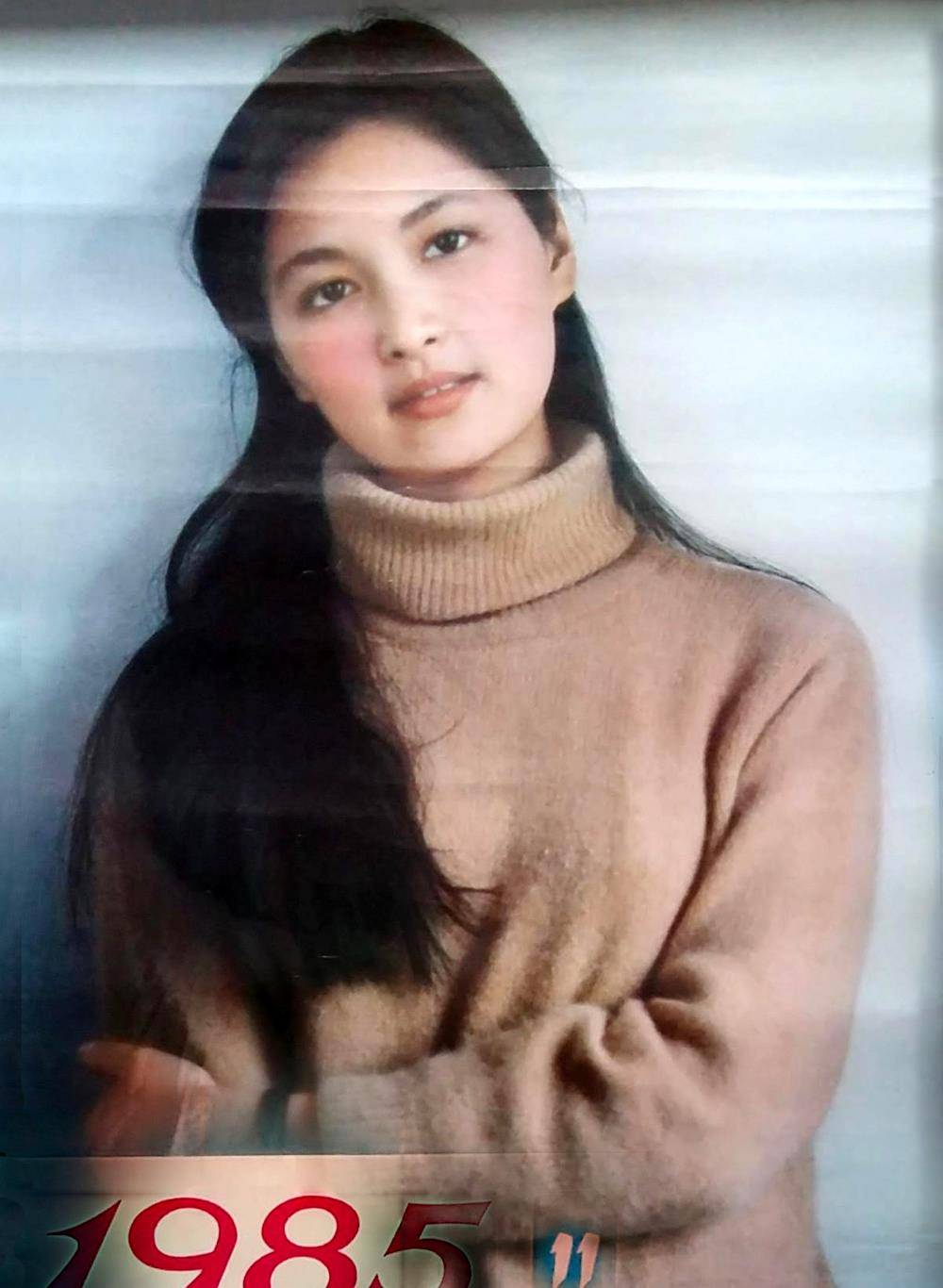 原创美好时光,1985年原版挂历上的12位女星,恰似非凡的荷花仙子