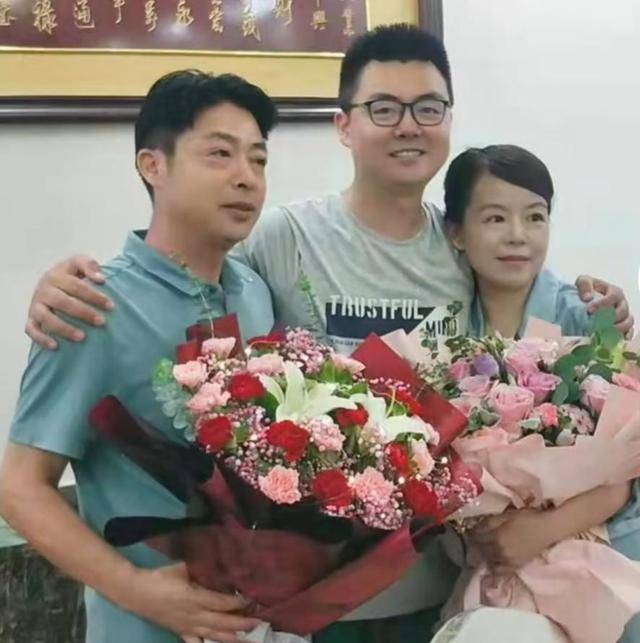 河南杜妈道破了婆媳关系的难处,郭威在直播中不说话的
