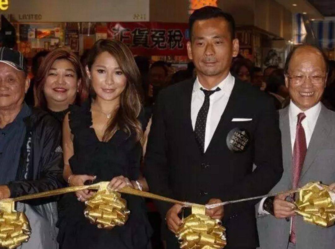 而小三mandy lieu呢,最大的资本是年轻美貌,长得美艳身材前凸后翘,大