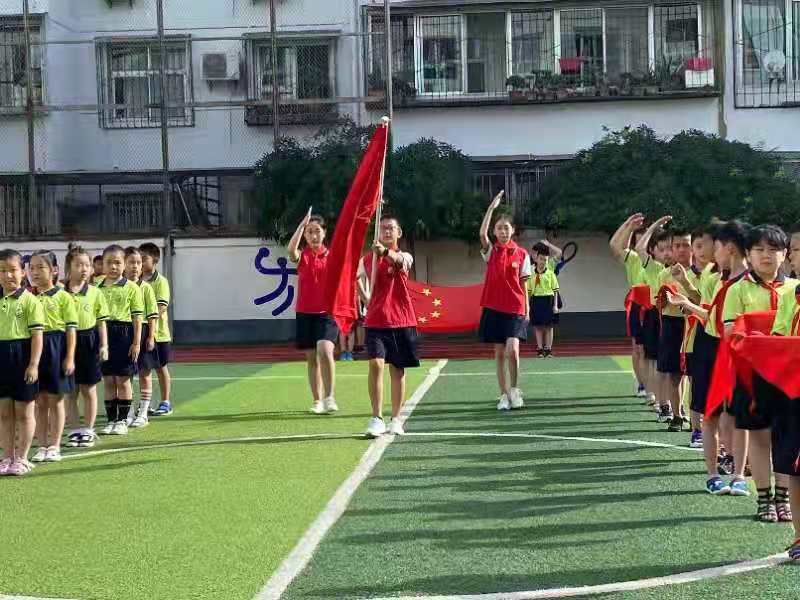 原创河北保定:冀英第五小学举行"红领巾心向党"新队员入队仪式