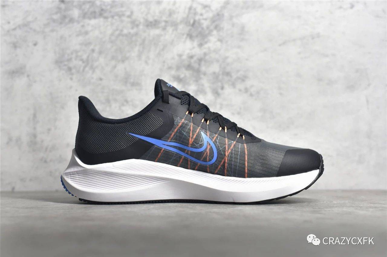 耐克登月8代nikeairzoomwinflo黑蓝网面运动跑步鞋