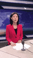 搞笑gif动图,财务发工资的方式永远这么奔放,真的是让