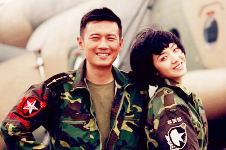 2005年7月,南京军区前线话剧团招演员,徐洪浩通知刘晓洁去参考.