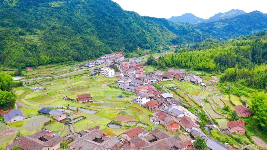 云和村落崇头有座古村藏着惊艳的山水秘境和古老民居还是夏日避暑胜地