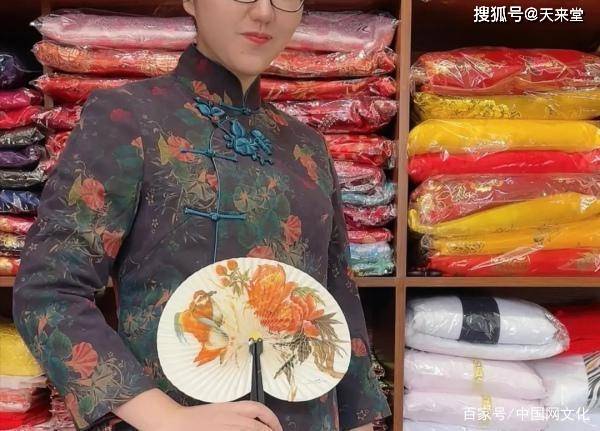 90后寿衣女模特:亲手为逝者化妆穿衣,不敢主动跟别人介绍职业